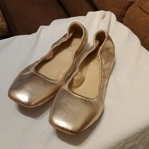 NWOT Vince Camuto Brindin Gold Leather ballet flats. Sz 9